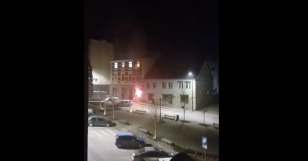 Międzybórz. Wysadzili bankomat w środku nocy. Jest nagranie wybuchu