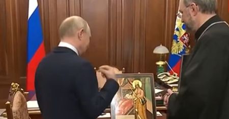Dostał specjalny prezent. Tak zachował się Putin
