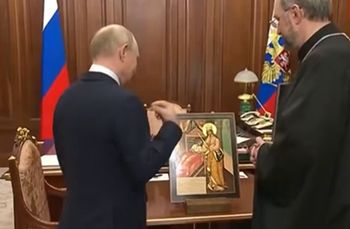 Dostał specjalny prezent. Tak zachował się Putin