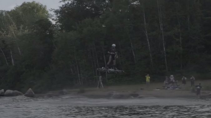 Film dnia. Rekord Guinnessa pobity! 300 metrów na latającej desce! 1