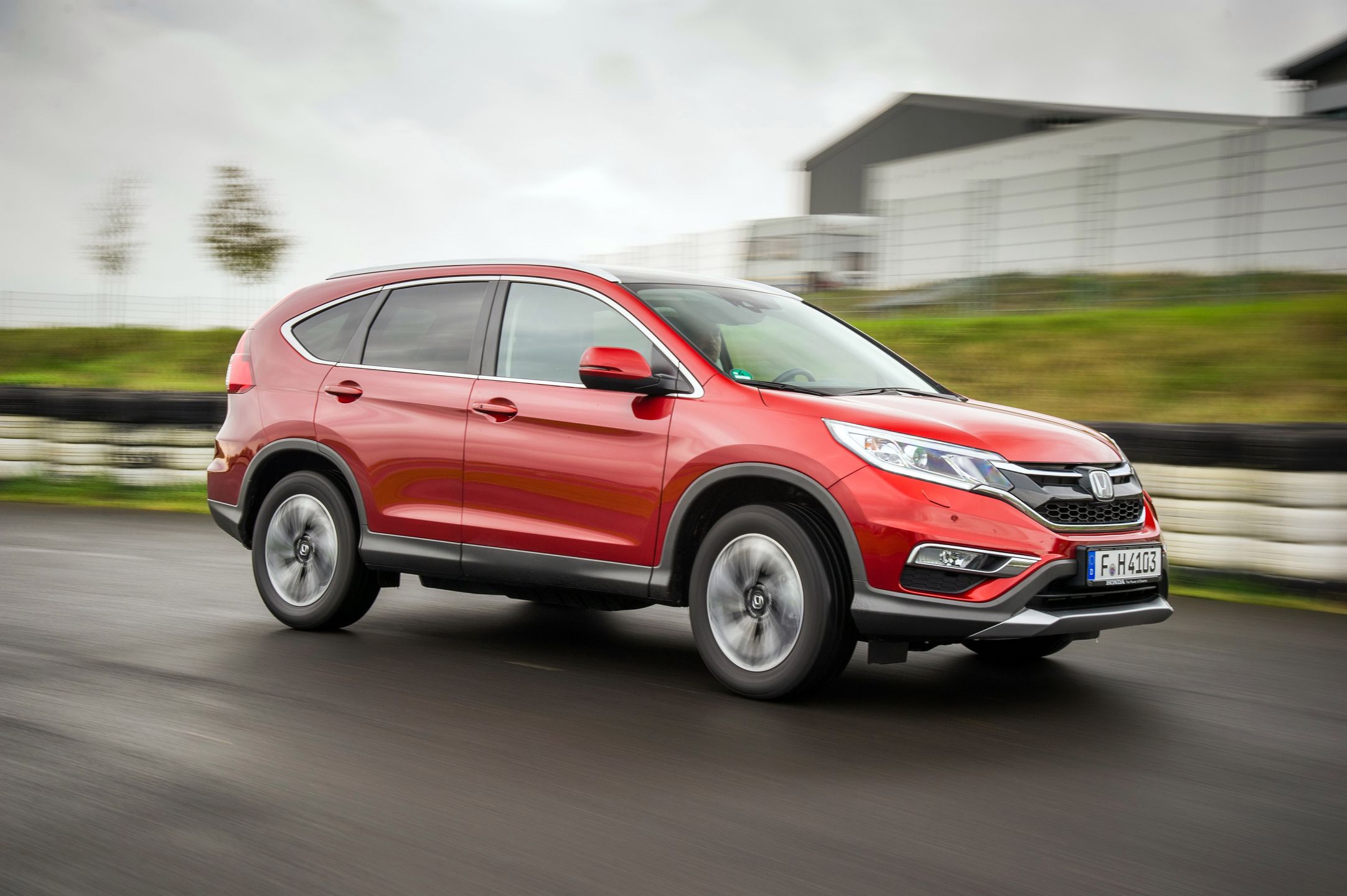 Honda CR-V tej generacji już opuszcza salony. Do złapania ostatnie nowe sztuki.