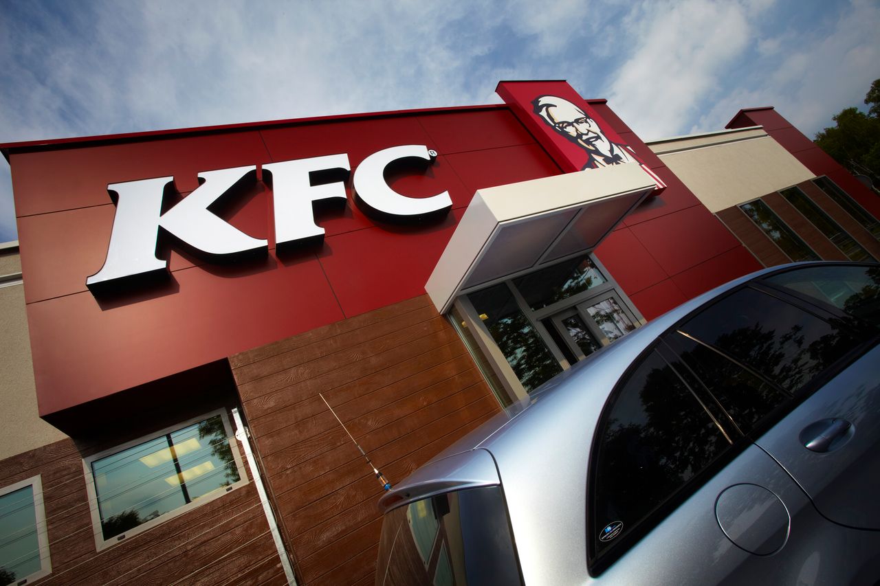 Aplikacja KFC dostępna dla każdego. Złożysz nią zamówienie i ominiesz kolejkę