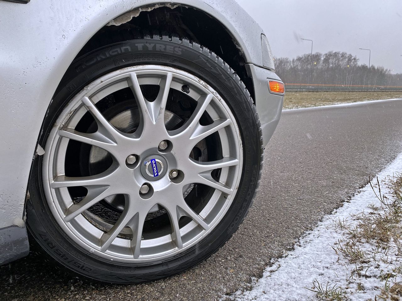 Rise and drawbacks of all-season tires: Longer distances lead to faster wear and tear