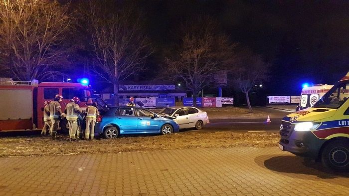 Zderzenie toyoty i seata na ul. Związkowej | fot. KM PSP w Lublinie