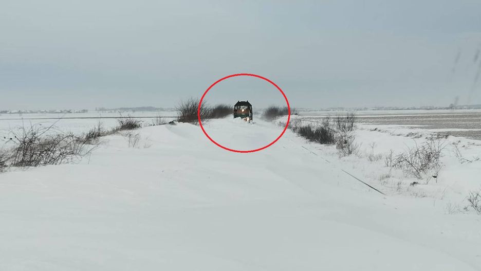 Foto od strony szynobusu w kierunku Twardawa. Lokomotywa ratunkowa nie dojechała