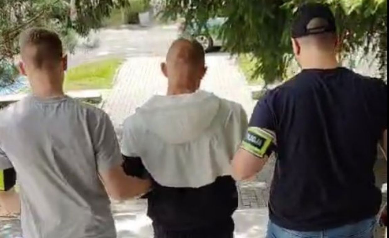 Rozrywał kobietom uszy i kradł kolczyki. Grozi mu 20 lat