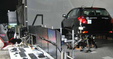 Symulator radiowozu – policjanci poćwiczą pościgi