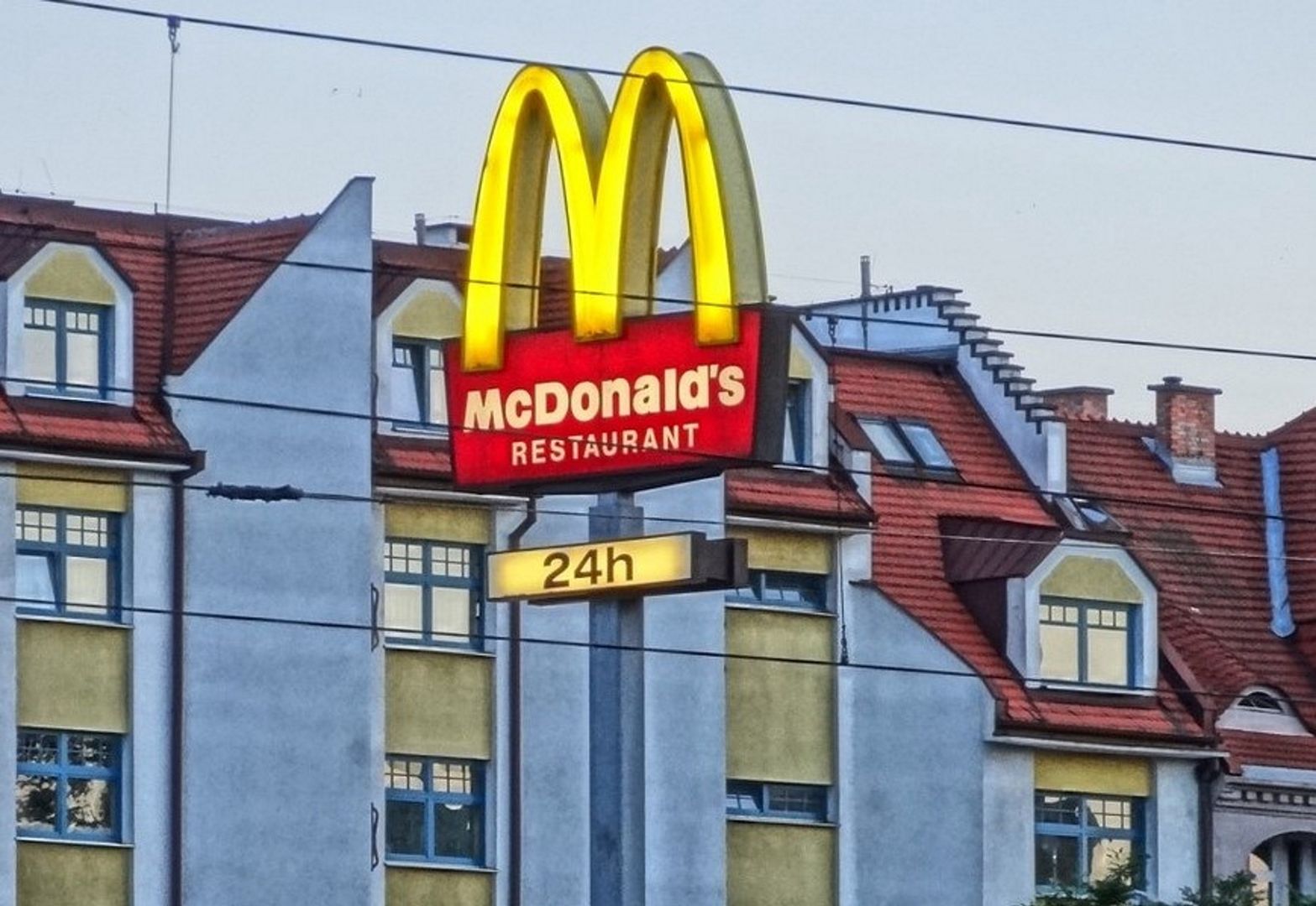 McDonald's zatrudnił 15-latka. Doszło do dramatu