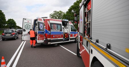 Świętokrzyskie. Potworny wypadek na obwodnicy Daleszyc. Wśród rannych dzieci