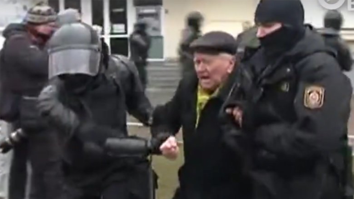 Milicja w Mińsku zatrzymała protestujących emerytów