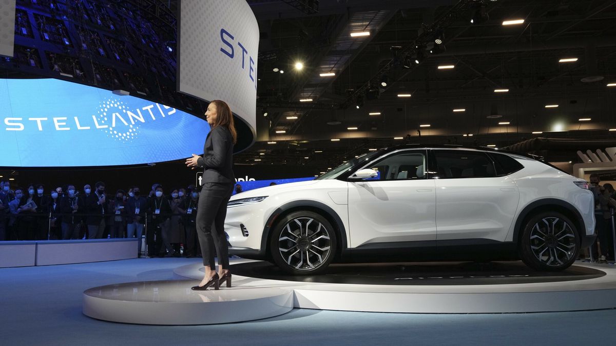 Stellantis wstrzymuje produkcję samochodów w Rosji 