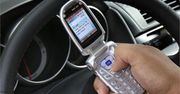 Pisanie SMS-ów podczas jazdy bardziej niebezpieczne niż rozmawianie przez telefon