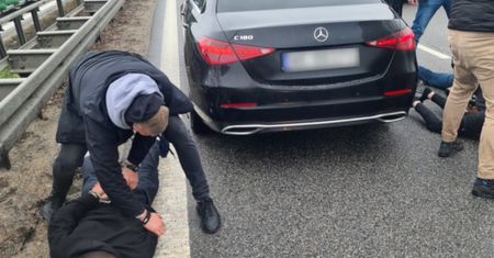 Plaga na polskich granicach. Zatrzymują auto za autem
