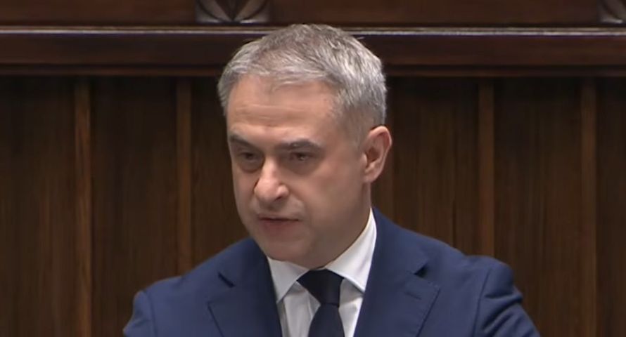 Sejm chce zmienić decyzję prezydenta ws. blokowania nielegalnych treści. Minister o "bacie na platformy cyfrowe"
