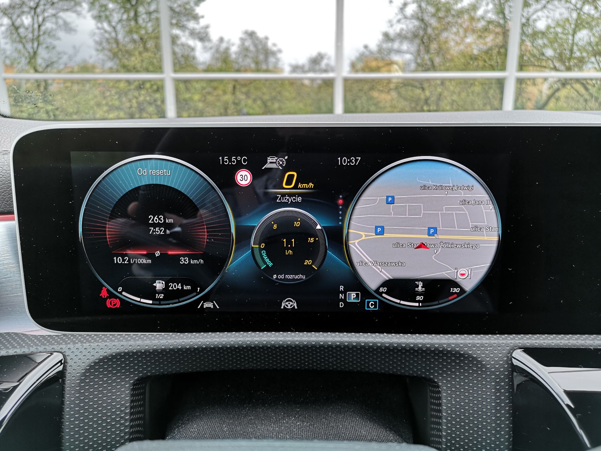 Mercedes CLA: System MBUX, wirtualny kokpit i audio Burmester 31