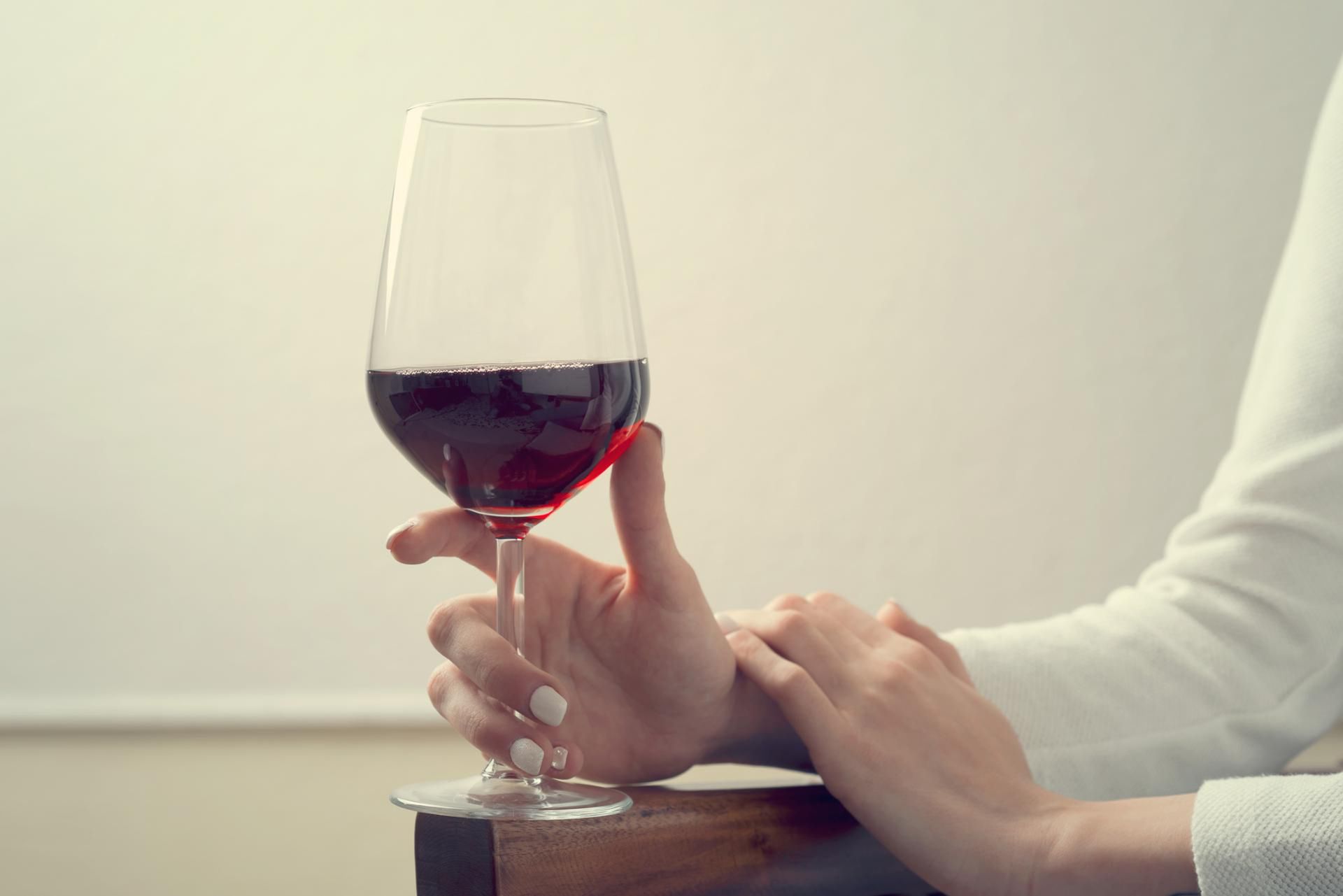 Już jedna lampka wina dziennie może wywoływać trwałe szkody w organizmie