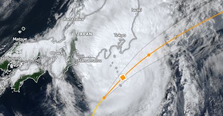 Potężny tajfun zbliża się do Japonii. Uderzy w czasie Srebrnego Tygodnia