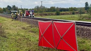 Chorzelów: Dziadek i wnuczka zginęli. Tragedia na przejściu kolejowym