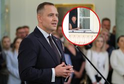 Nawrocki pokazał się w oknie Belwederu. Potem zszedł do zgromadzonych