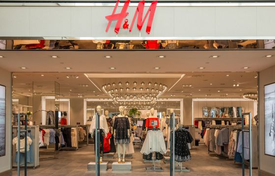 Fałszywe promocje cenowe? H&M i Peek & Cloppenburg z zarzutami od UOKiK