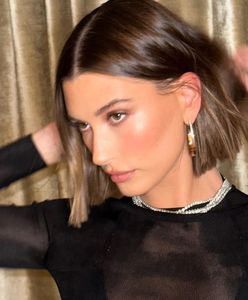 Modny manicure na wiosnę? Hailey Bieber lansuje "blush nails"