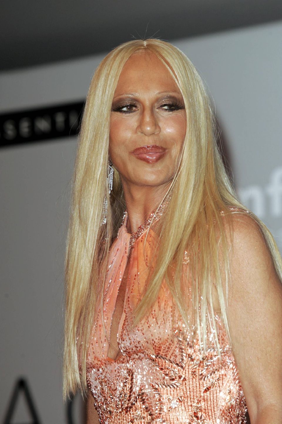 Tak na przestrzeni lat zmieniała się Donatella Versace