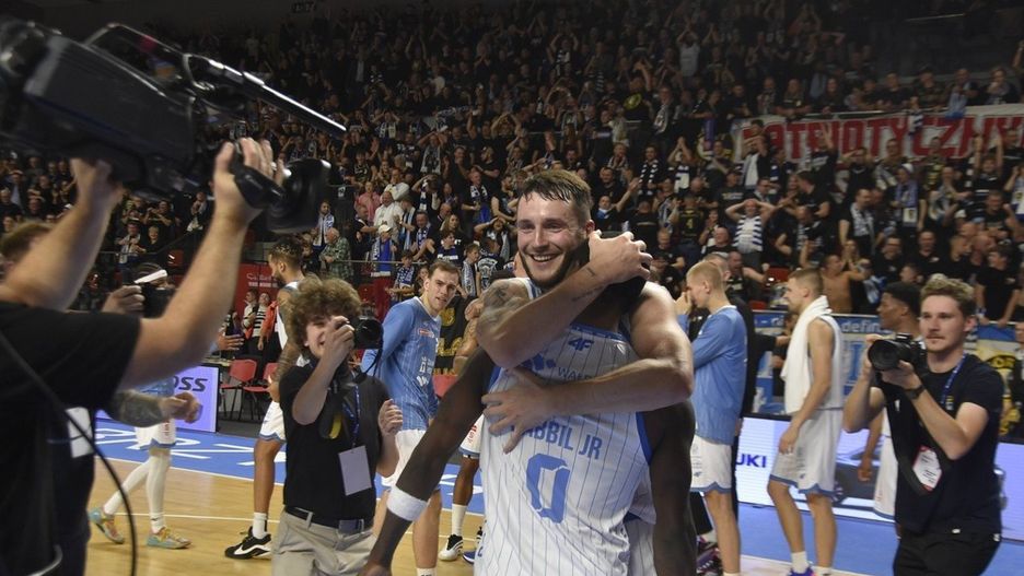 Podczas spotkania z koszykarzami Górnika Zamek Książ będzie można kupić sobie koszulką, taką w jakiej oni grają