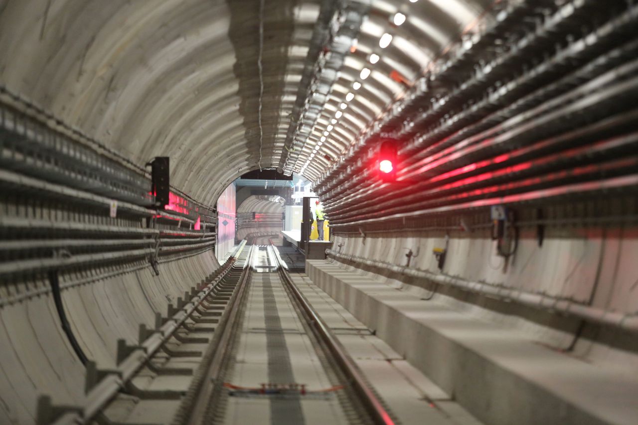 Metro Warszawskie. Jest komplet decyzji dla II linii, ale budowa opóźni się. Co poszło nie tak?