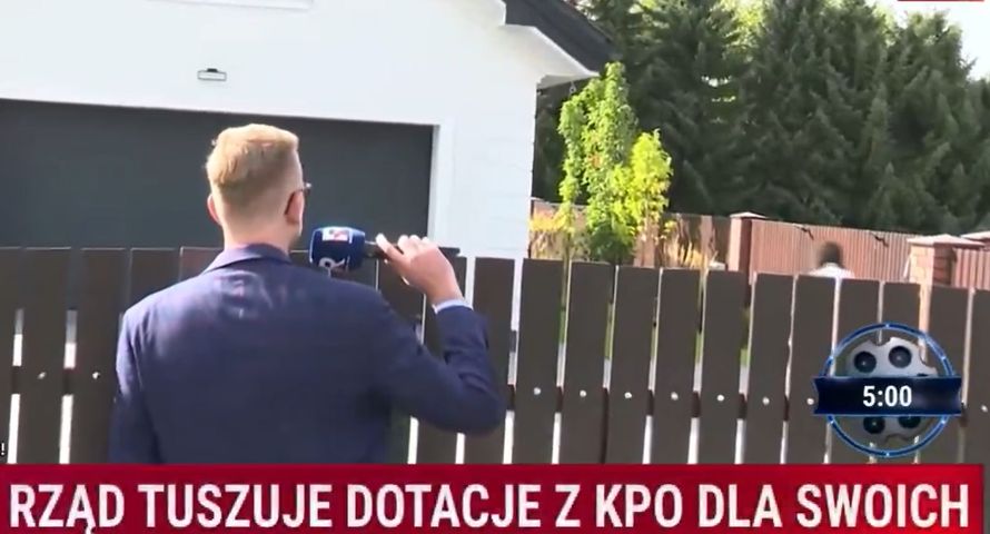 Republika zadawała posłom PO pytania zza płotu. Prawnik wyjaśnia, co z dobrami osobistymi