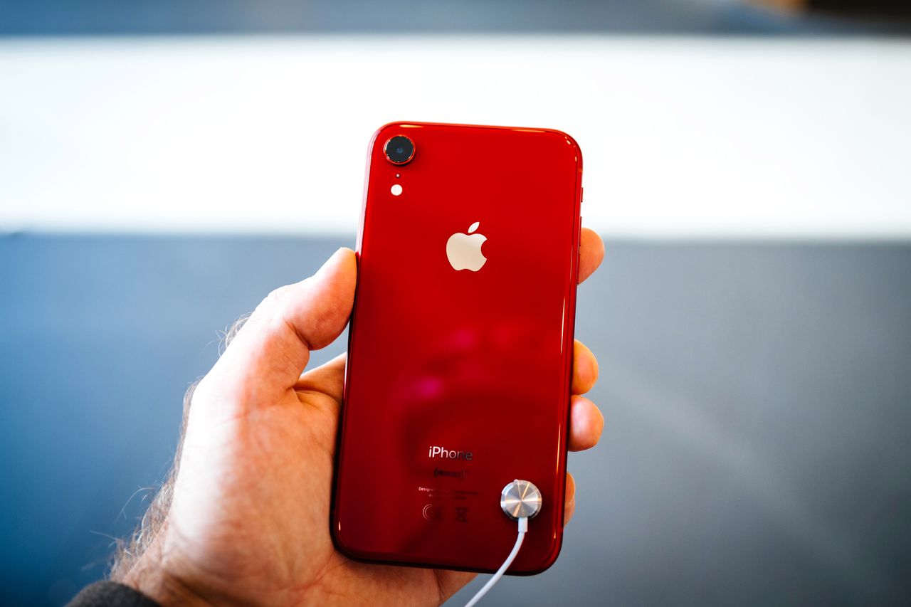 iPhone XR to obecnie najpopularniejszy iPhone. (depositphotos)