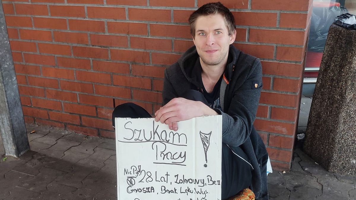  Młody mężczyzna szukał pracy. Internauci szybko mu pomogli