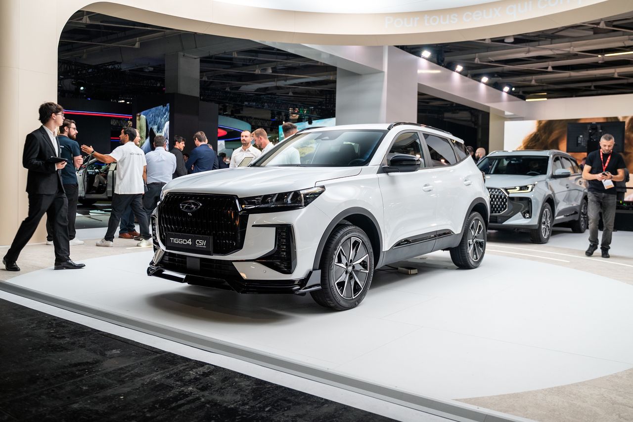 Stoisko Chery podczas Paris Motor Show