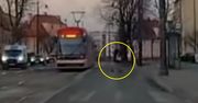 Kobiecie uciekł tramwaj. Nagranie z Gdańska robi furorę na YouTube
