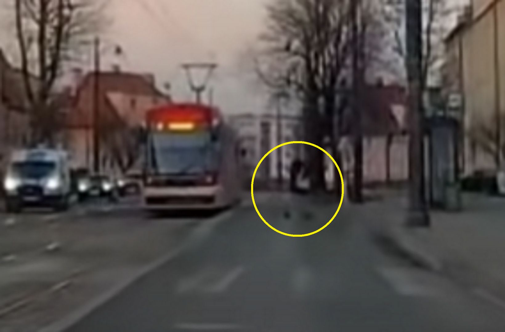 Kobiecie uciekł tramwaj. Nagranie z Gdańska robi furorę na YouTube
