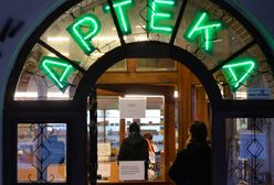 NFZ dołoży do aptek. Dwie godziny na koszt państwa