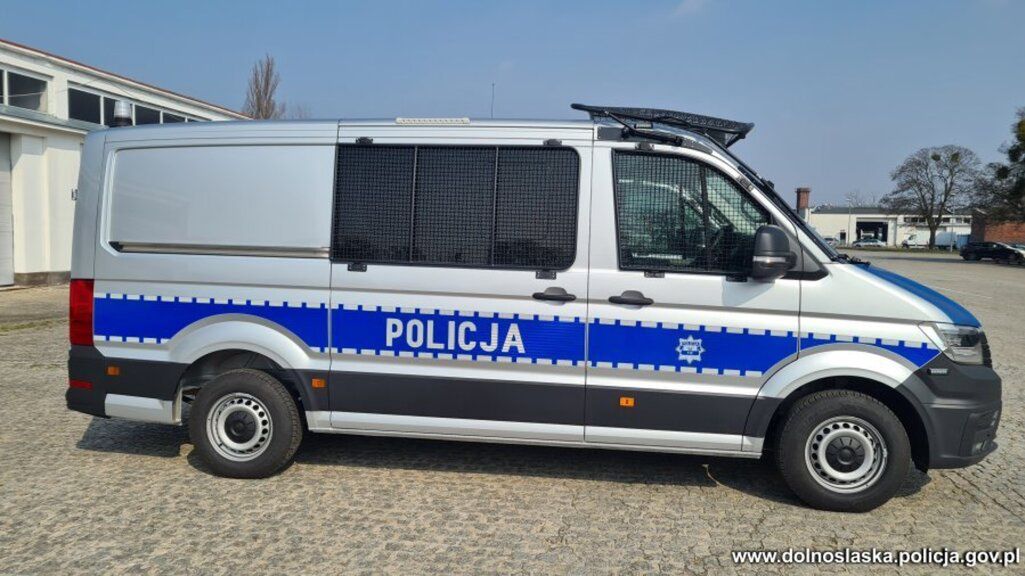 Policja ma nowe radiowozy. Trafią do Wrocławia i Legnicy