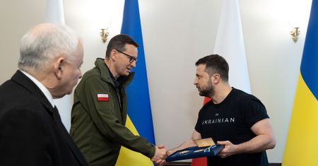 Prezydent Ukrainy uhonorował wysokimi odznaczeniami państwowymi Morawieckiego i Kaczyńskiego