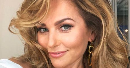 STYLOWE MAMY: Paulina Sykut-Jeżyna w lawendowej sukience zwiastuje jesienne modowe trendy