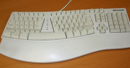 Microsoft Classic Ergonomic Keyboard. Wielki powrót klasycznej klawiatury