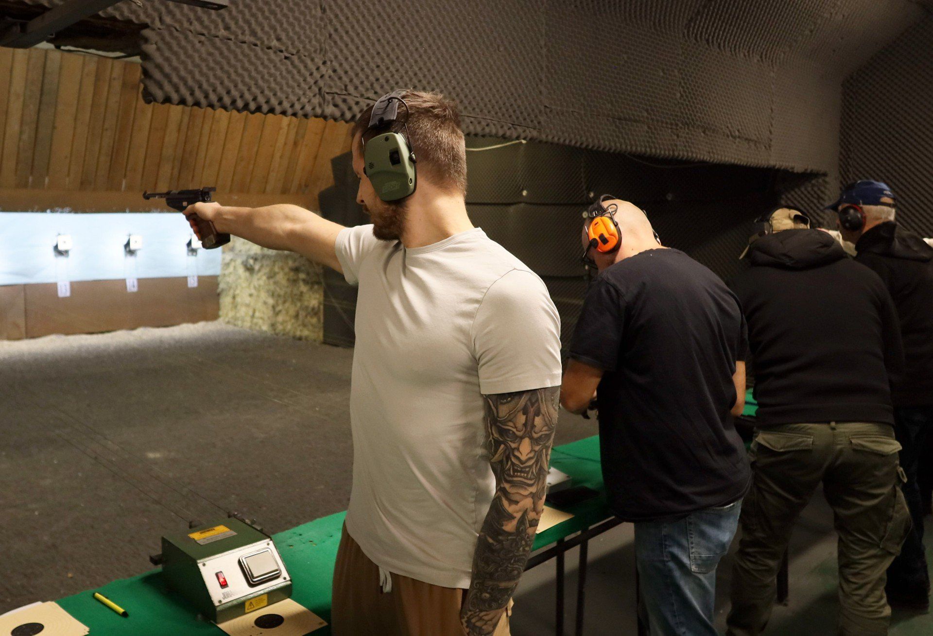 Strzelcy na medal i w sercu historii. Zawody strzeleckie o Puchar Niepodległości w lubelskim klubie &#34;Snajper&#34;.