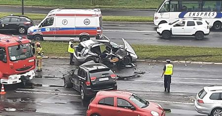 Poważny wypadek na al. Witosa. Zablokowana droga w kierunku Świdnika