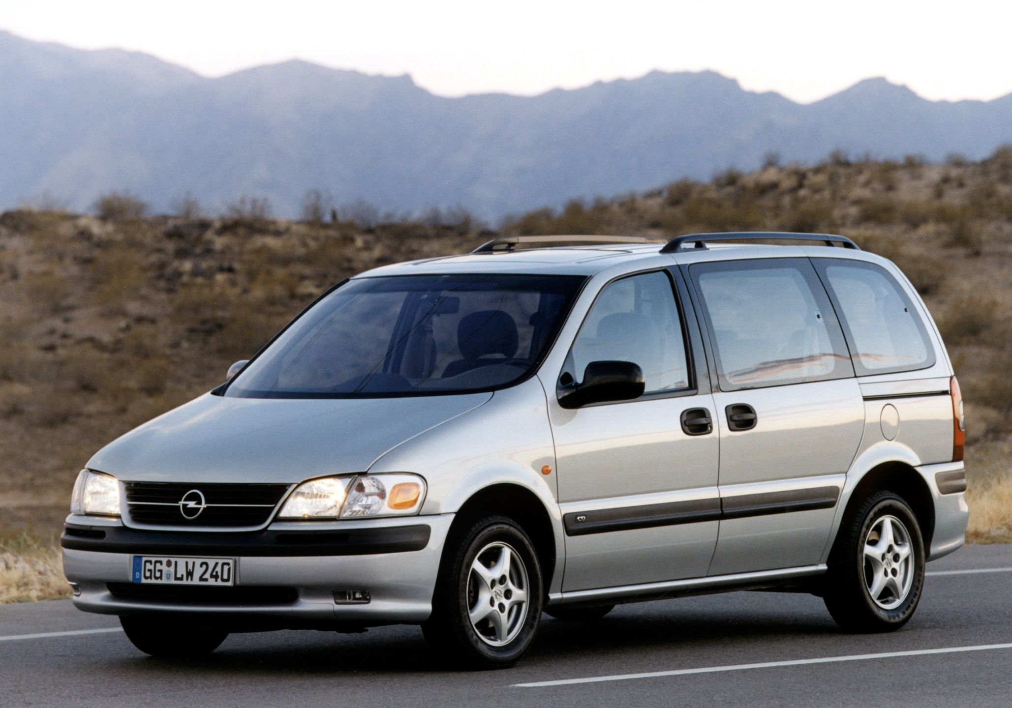 Opel Sintra (1996)