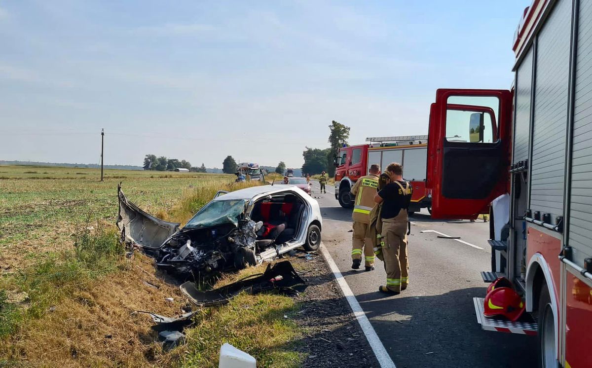 Cztery pojazdy zderzyły się na drodze krajowej nr 15 w rejonie miejscowości Wielkie Pułkowo 
