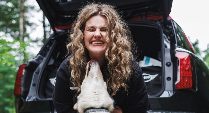 Zofia Zborowska-Wrona ambasadorką Mini. Akcja wspiera psy ze schroniska