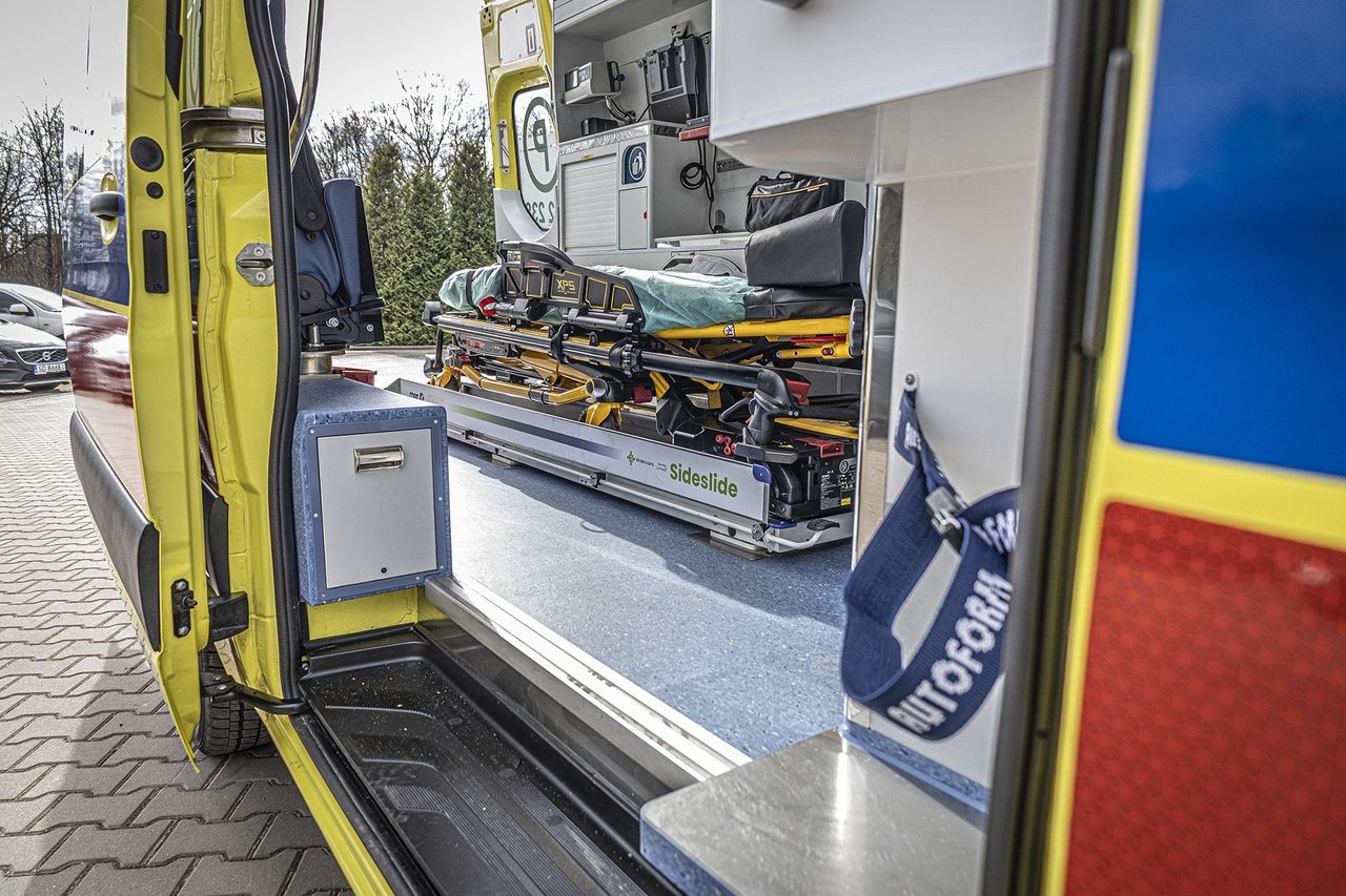 Dankowice Drugie: Senior spadł z dachu, ma poważne obrażenia