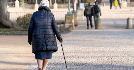 Przynajmniej 5 tys. zł co miesiąc. Oto ile trzeba dziś zarabiać, by taką emeryturę dostać z ZUS-u