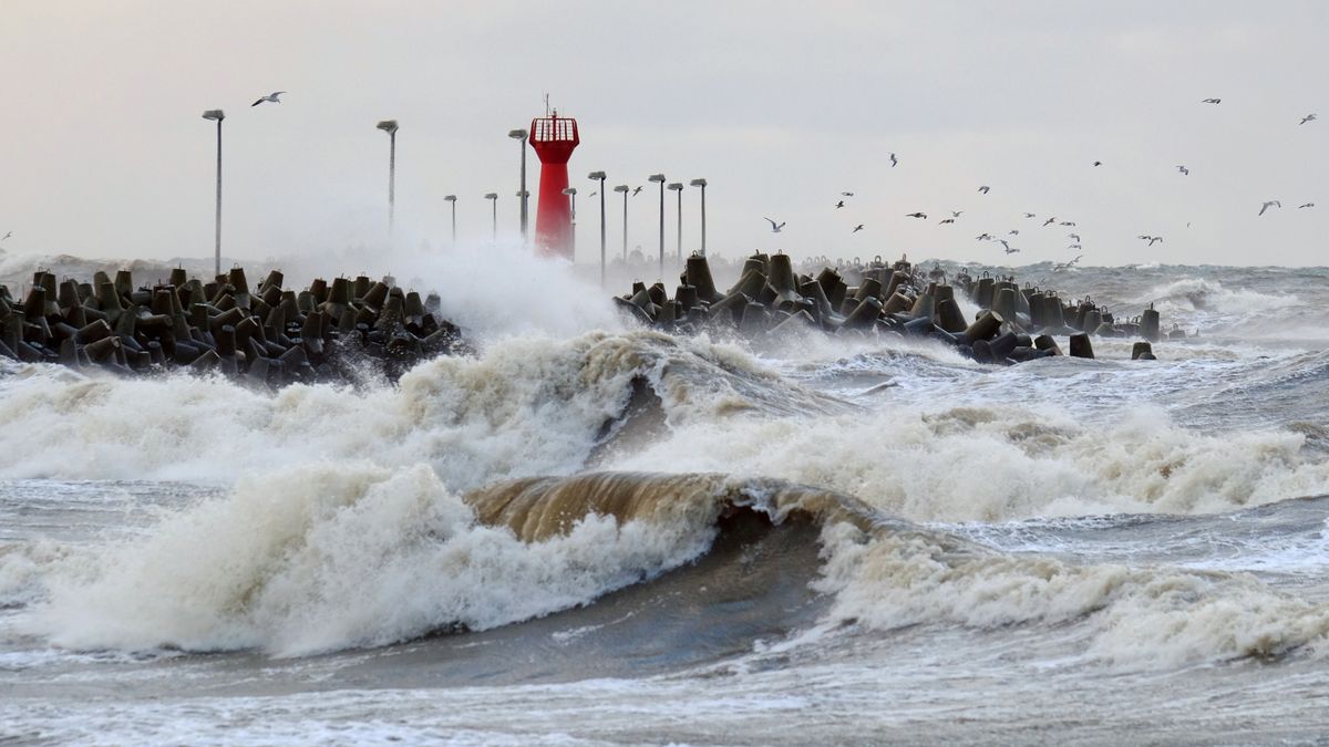 Pogoda morze Bałtyk sztorm fale
