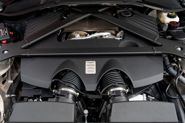 Aston Martin opóźni pierwszy samochód elektryczny