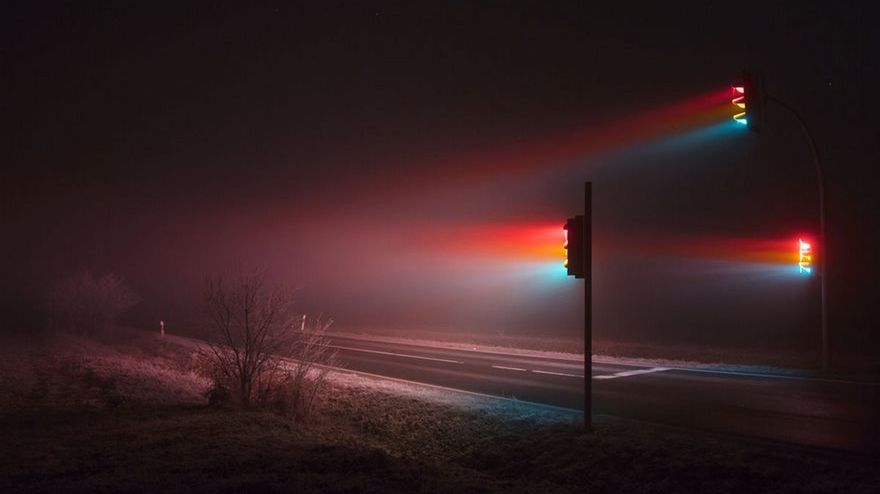Widmo świateł drogowych we mgle tworzy cudowne obrazy 1