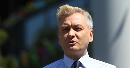 Mocny zarzut Roberta Biedronia. Minister PiS nazwał go jednym słowem